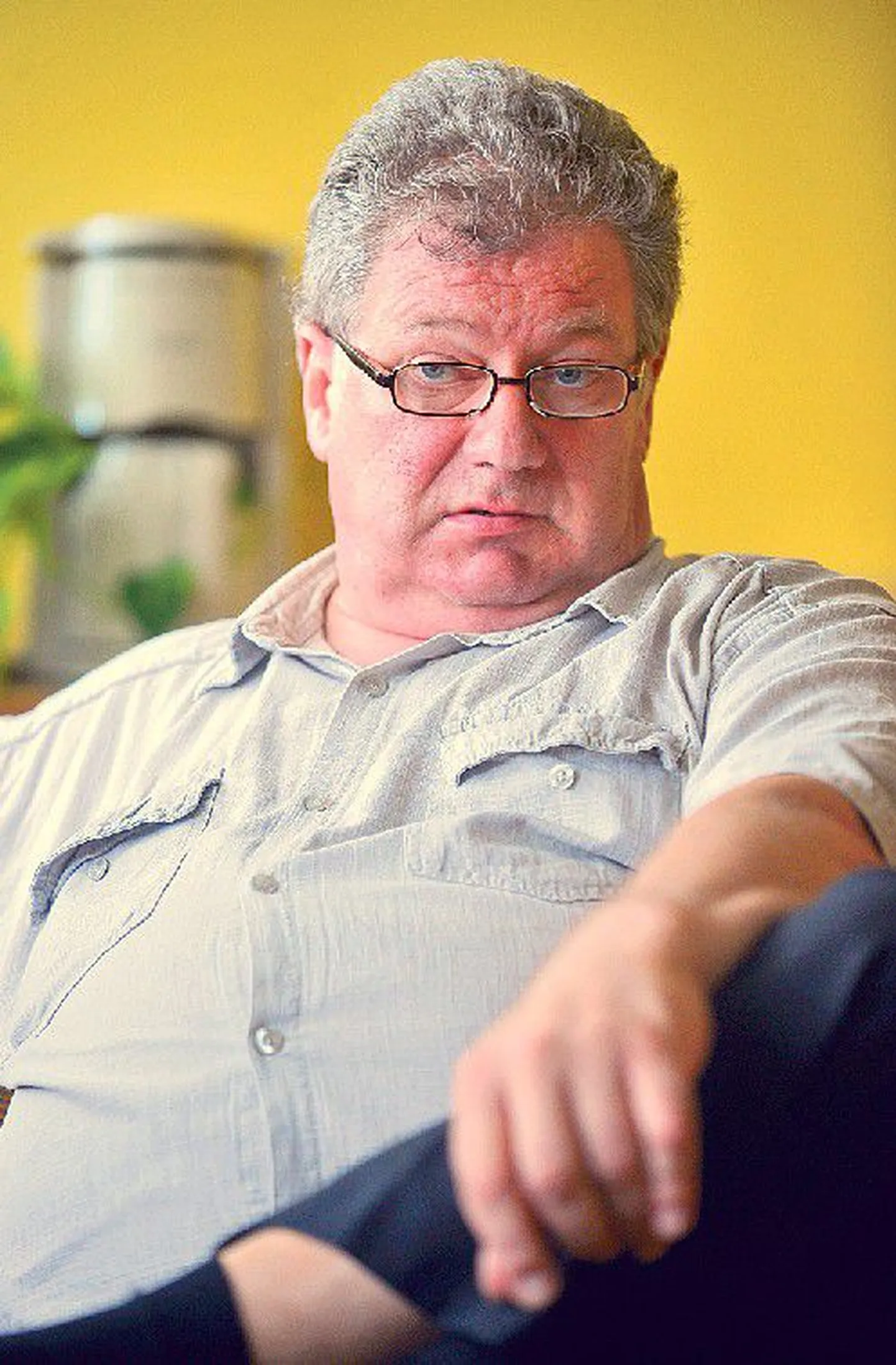 Как утверждает участвовавший в переговорах между правительством и самоуправлением старейшина волости Козе Велло Йыгисоо, самоуправления окажутся перед выбором: платить учителям из своего бюджета или закрывать школы, причем не только гимназии, но и основные школы.