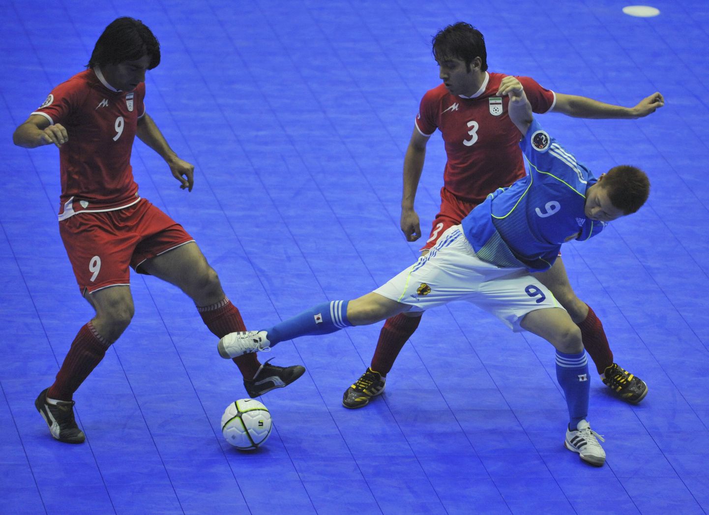 Futsal ehk saalijalgpall.