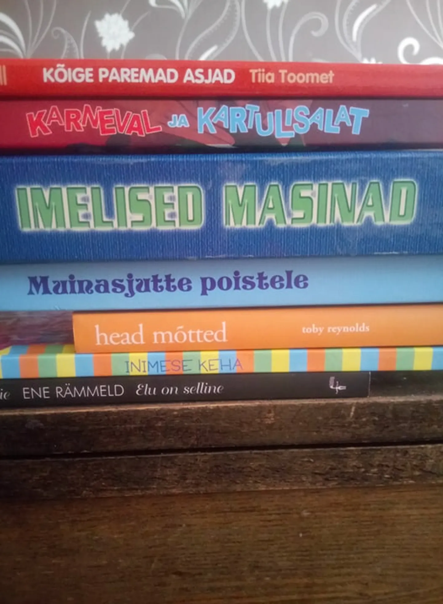Raamatuseljaluule.