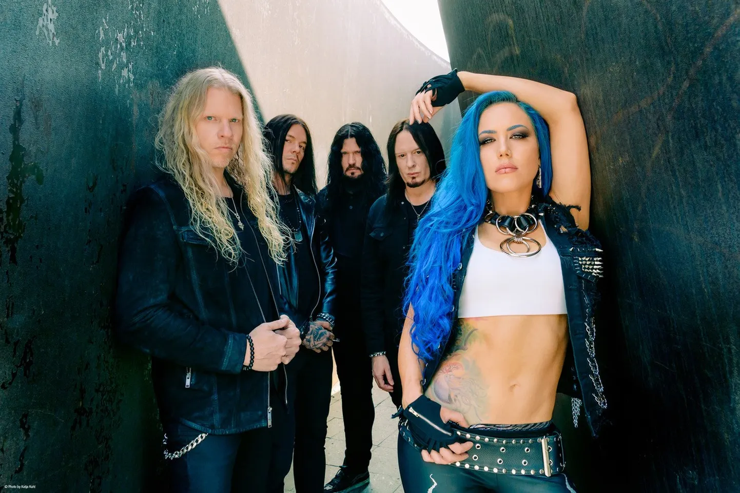 Kanadast pärit Alissa White-Gluz on aastast 2014 andnud hääle kolmele Arch Enemy plaadile.