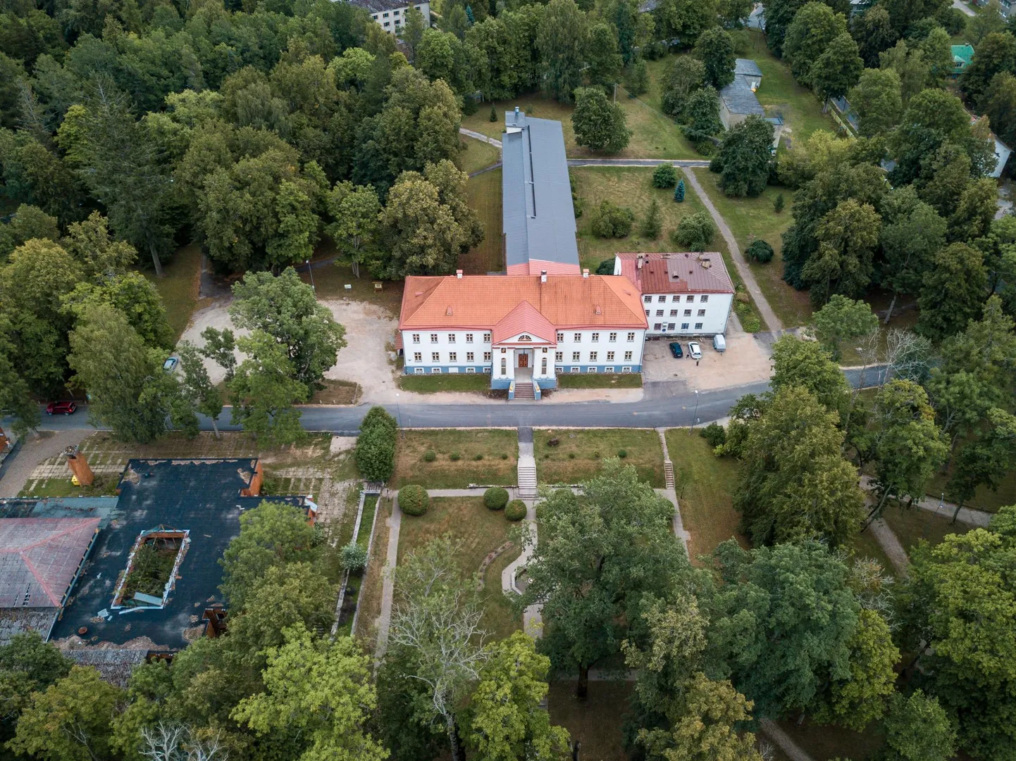 Voltveti mõis Tihemetsas on neli aastat seisnud tühjana.