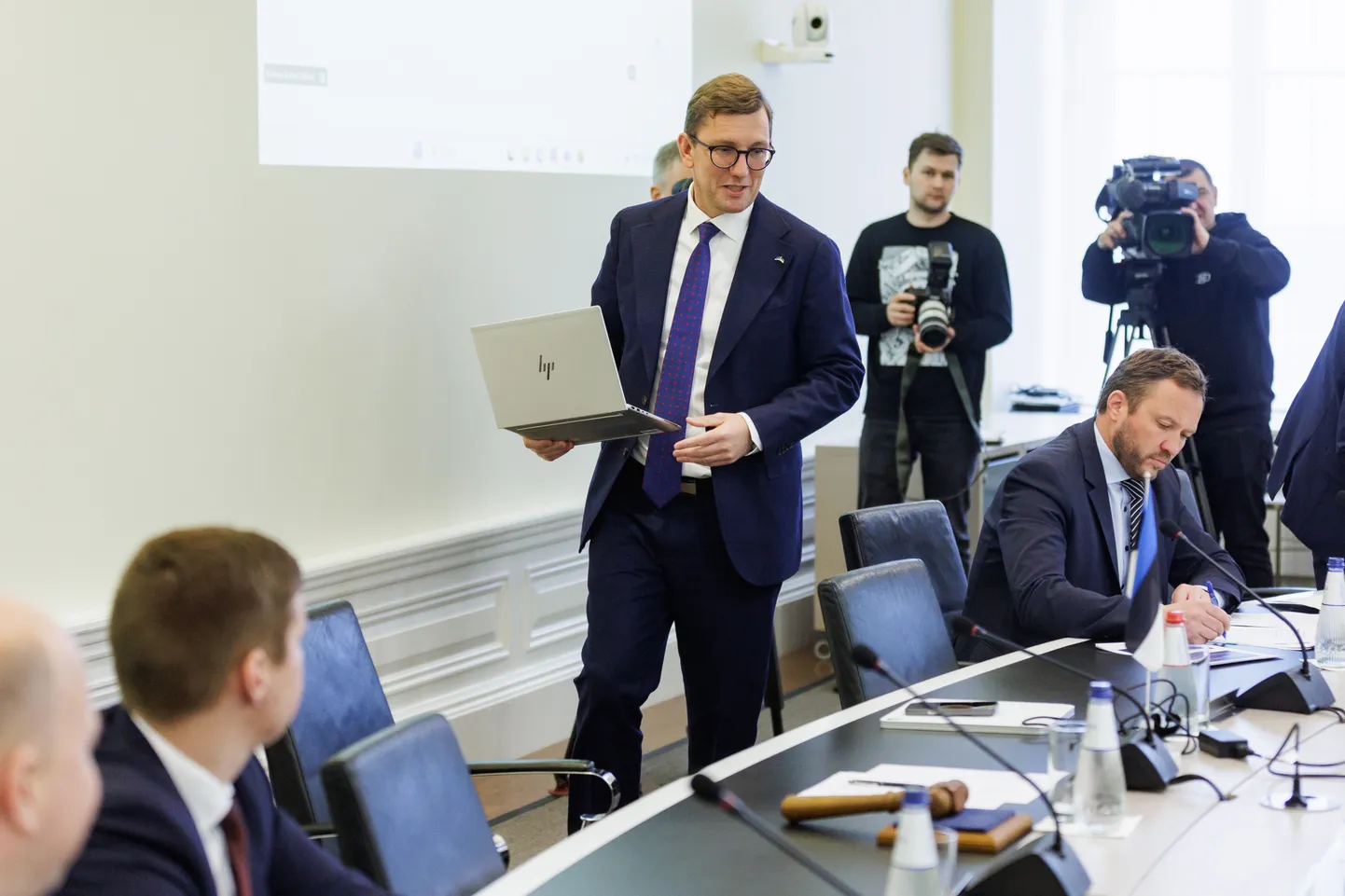 Valitsuse istung. Esilpaanil peaminister Kristen Michal ja välisminister Margus Tsahkna.