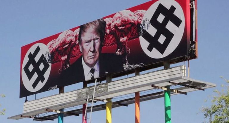Donald Trumpi natsina kujutav plakat