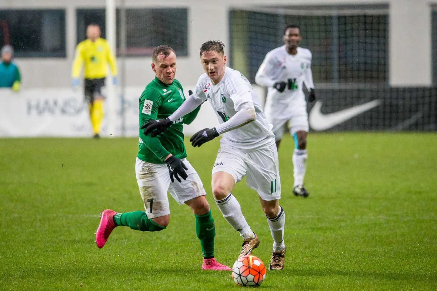 Flora vs Levadia. Andre Frolov (vasakul) ja Anton Mirantšuk.