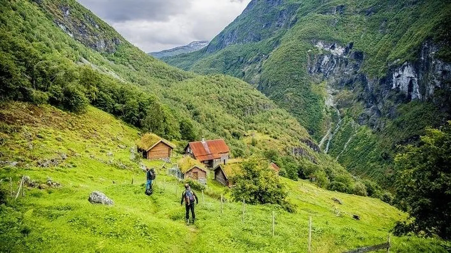 Fotonäitus jutustab Norra maastikest ja matkajatest.