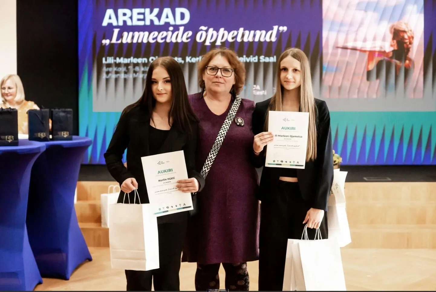 Are Kooli tiim Arekad, pildil vasakult Kerlin Hütt, Marju Sepp ja Lili-Marleen Ojamets.