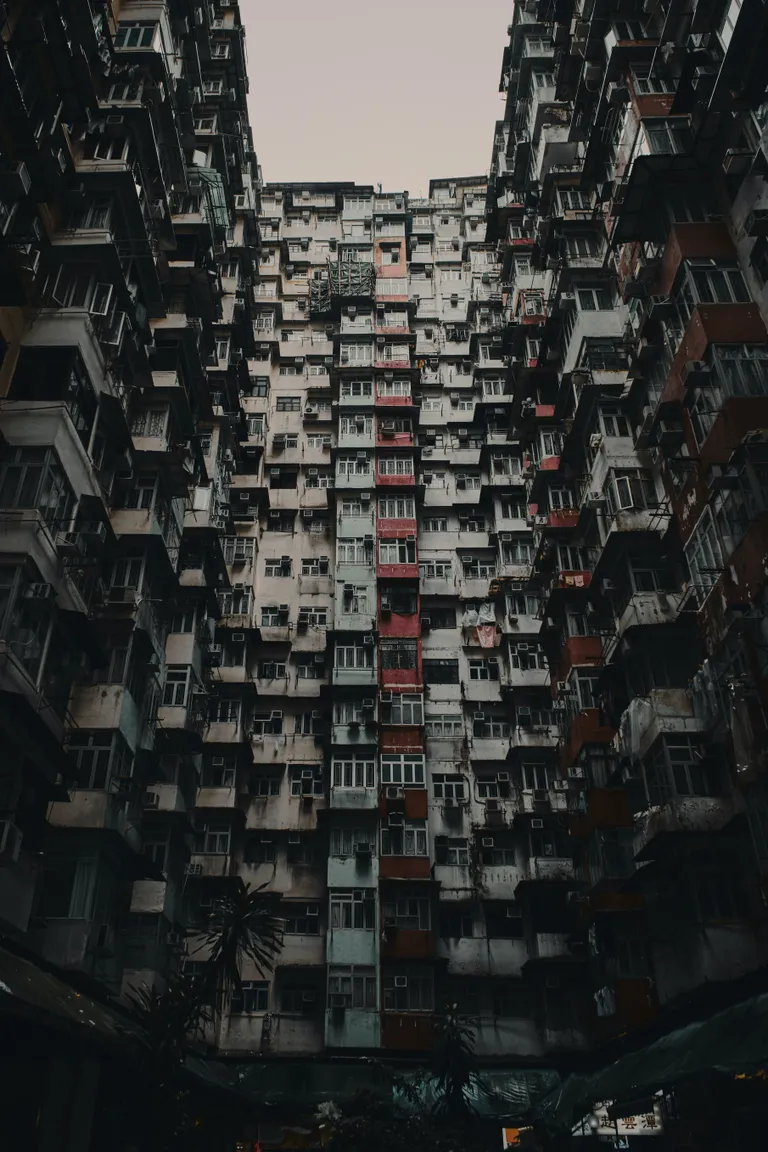 "The Monster Building" Honkongā