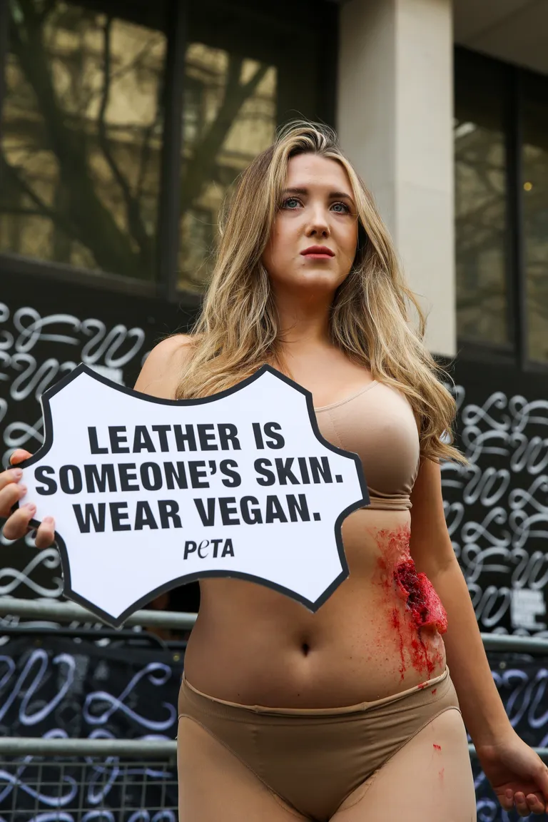 PETA lavastus oli väga pilkupüüdev.