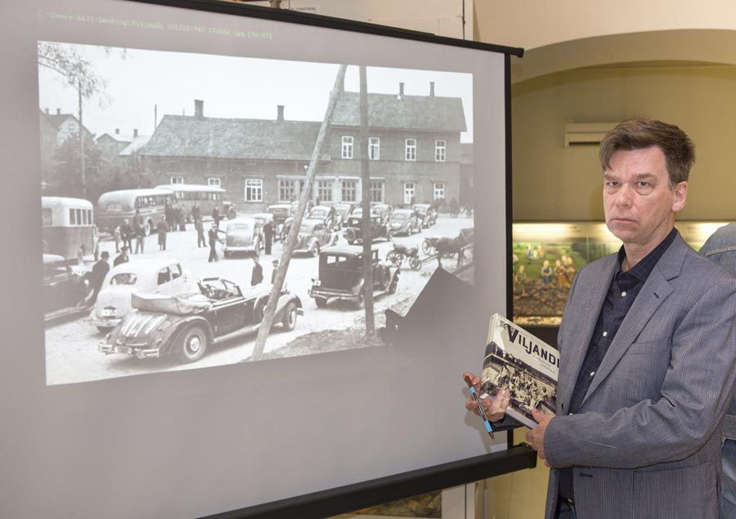 Raamatu autor Aare Olander sai Viljandist kolmandiku võrra paksema teose kui pealinnast.