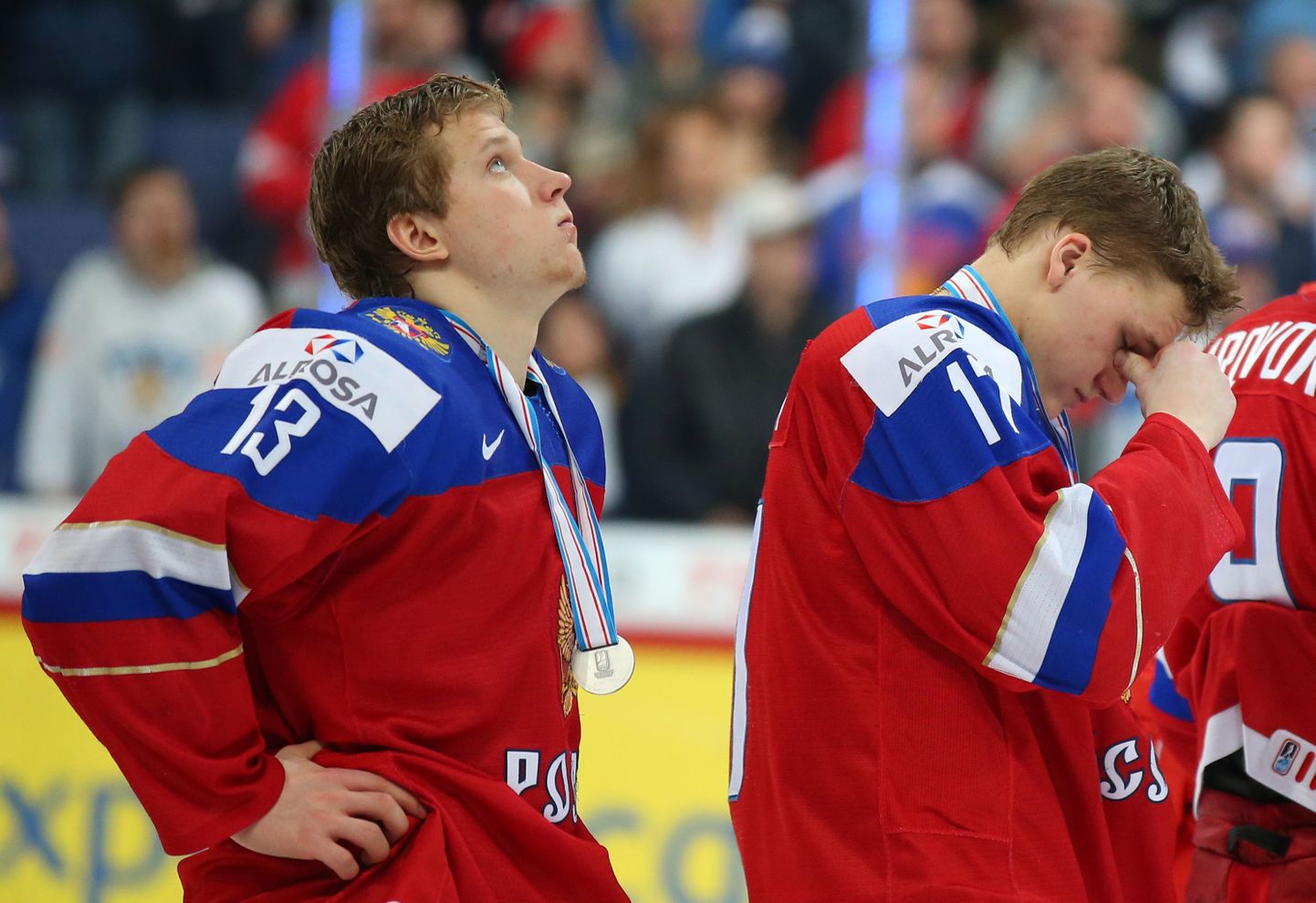 Хоккеисты российской "молодежки" во время награждения.
