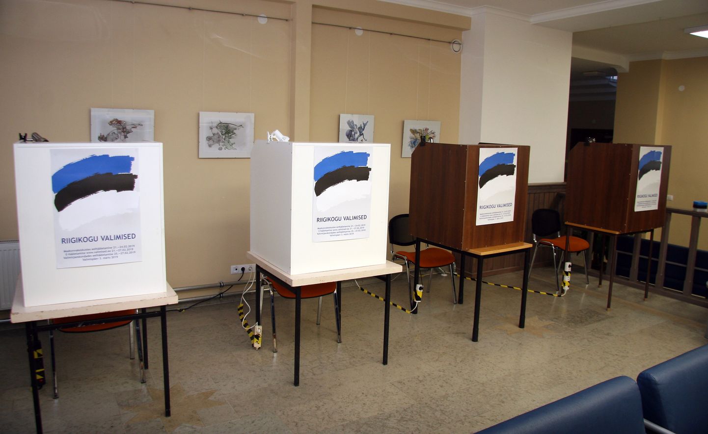 Ida-Viru valimisjaoskondades olid  valimiskabiinid eelhääletusel enamuse avatud ajast  tühjad.
