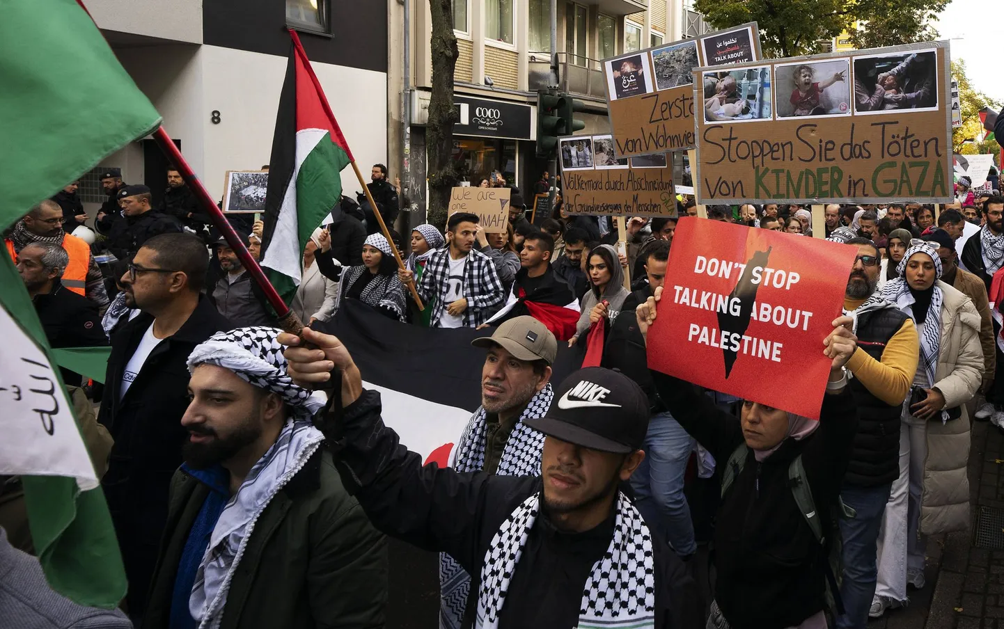Акция в поддержку палестинцев в Дюссельдорфе.