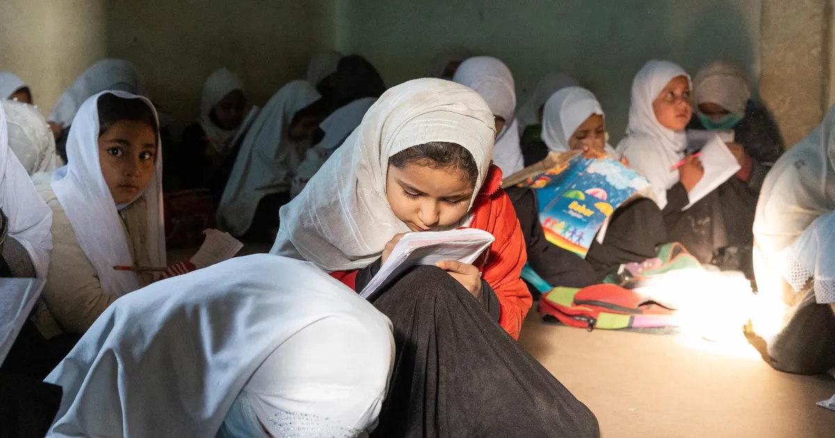 Girls of the «Estonian school» defying poverty and fear of explosion