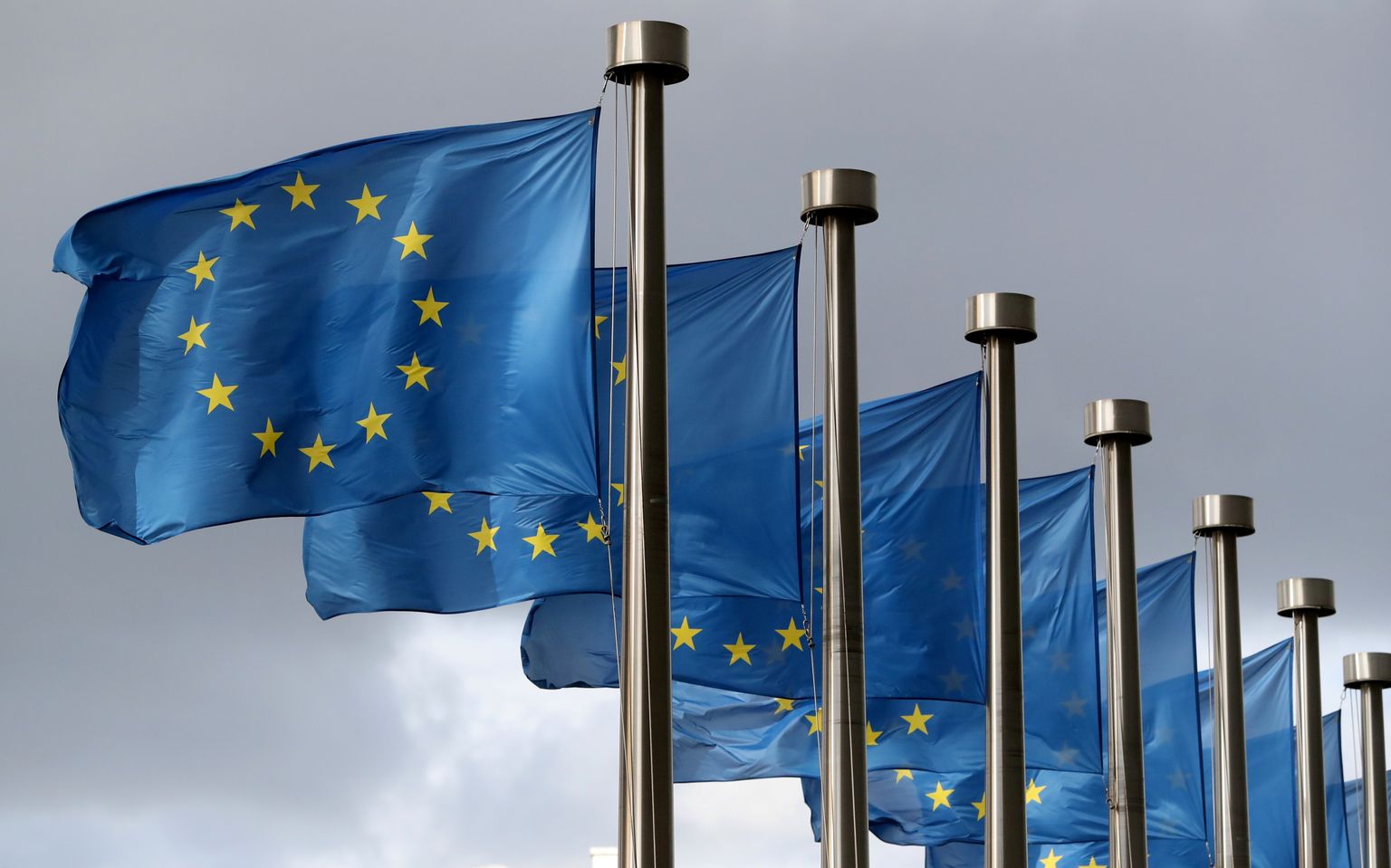 EL-i lipud Euroopa Komisjoni peakorteri ees Brüsselis.