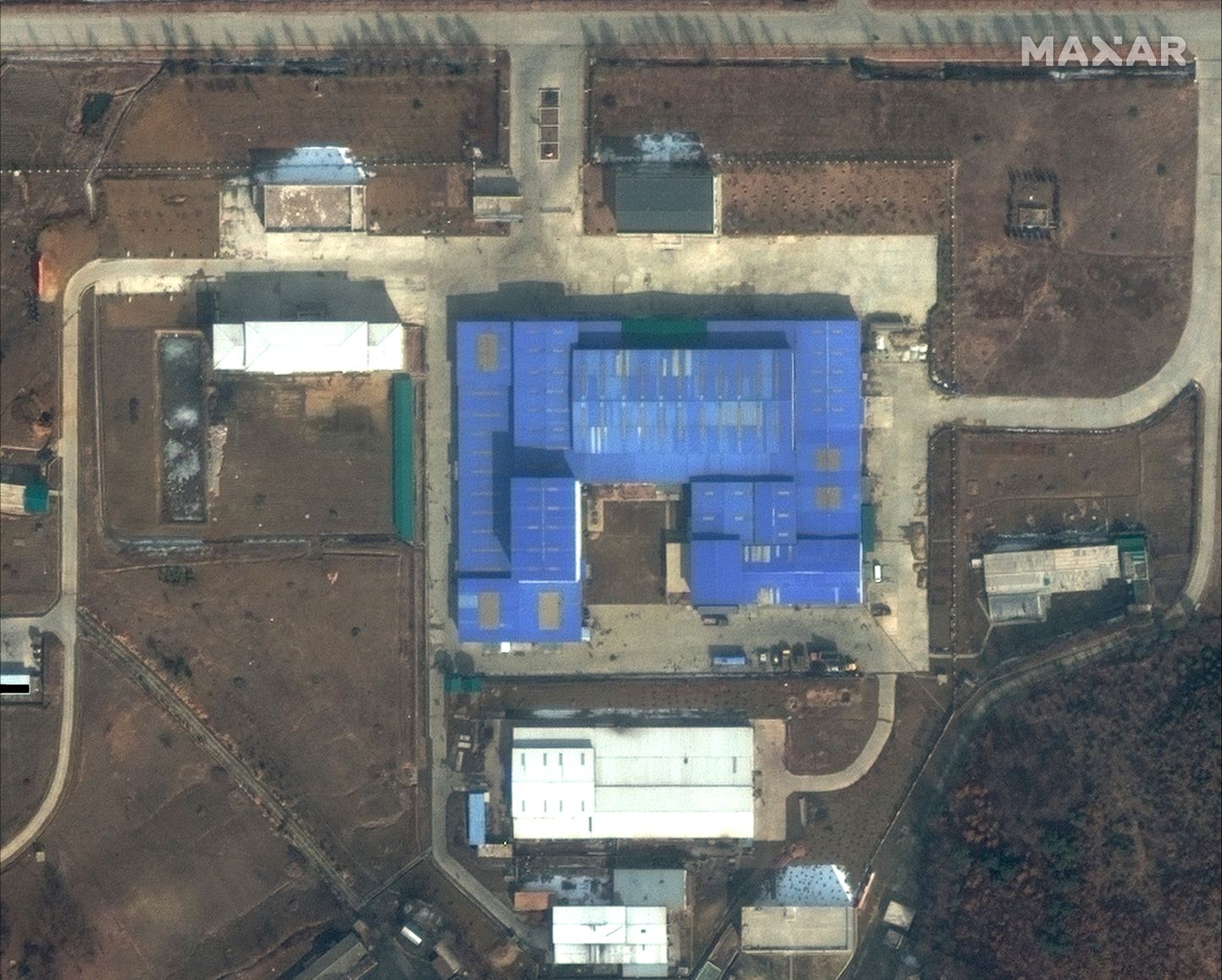 Satelliidifotod Sanumdongi rajatisest.