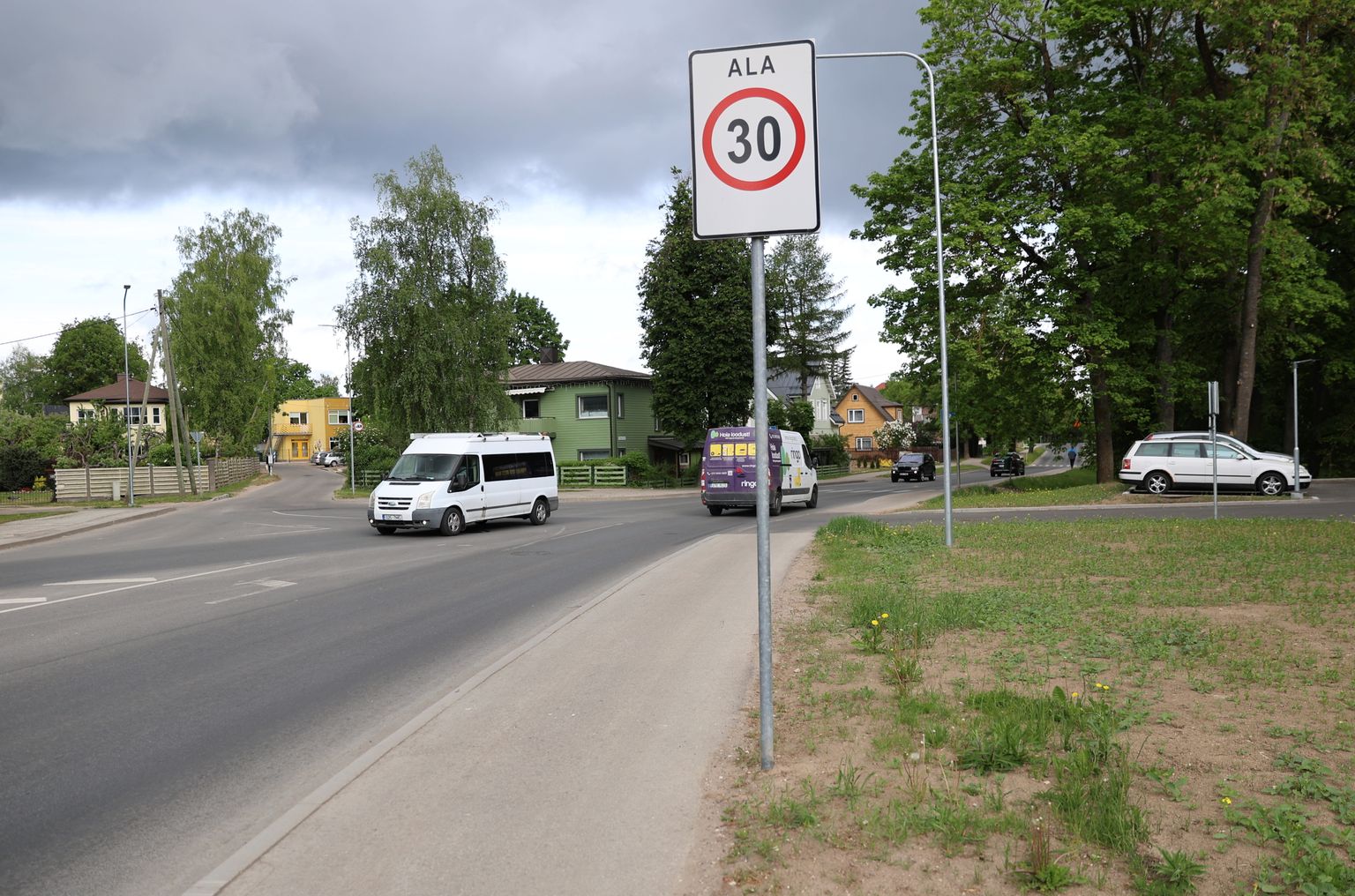 Liiklusmärk, mis märgib piiranguala algust, asub juba Tähe-Aardla-Ropka ringi mahasõidul Tähe tänava suunas.