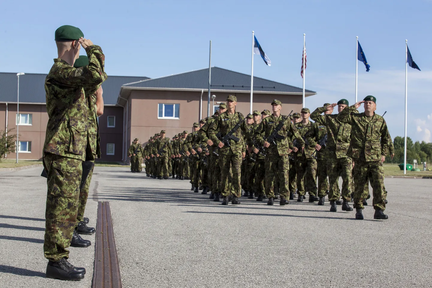 Täna Tapal toimunud tseremoonial võttis major Priit Pikner õhutõrjepataljoni juhtimise üle.