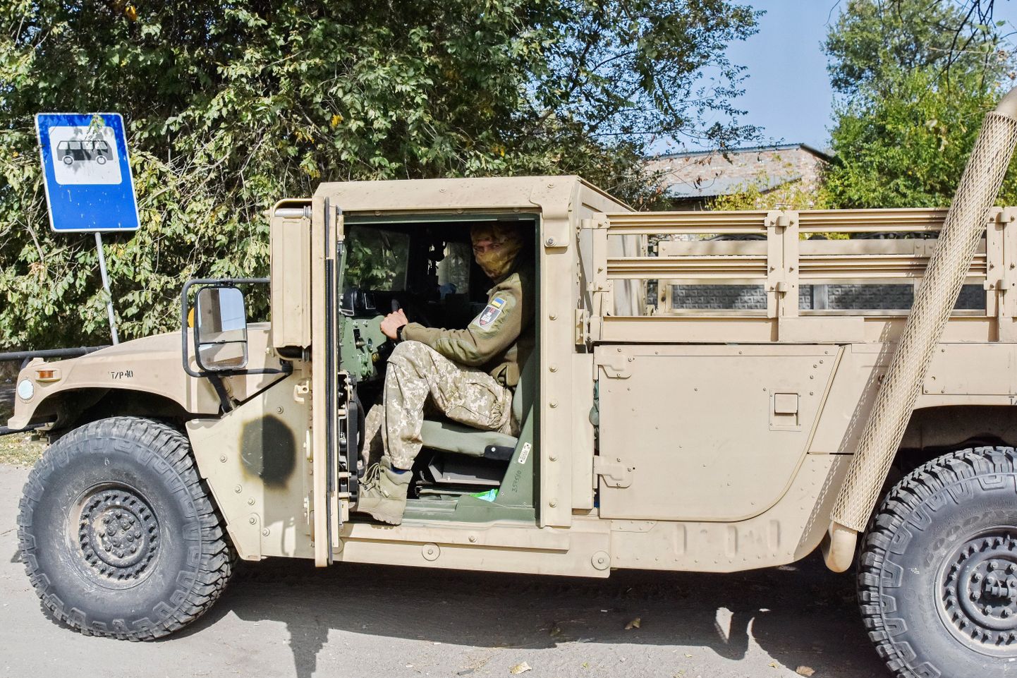 Ukraina sõjaväelane Humvees Orihhivi lähedal..