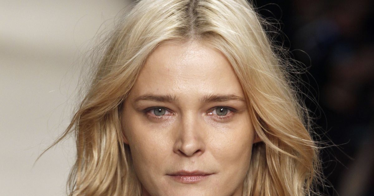 Uue soenguga Carmen Kass tutvustas Pariisis sügistrende