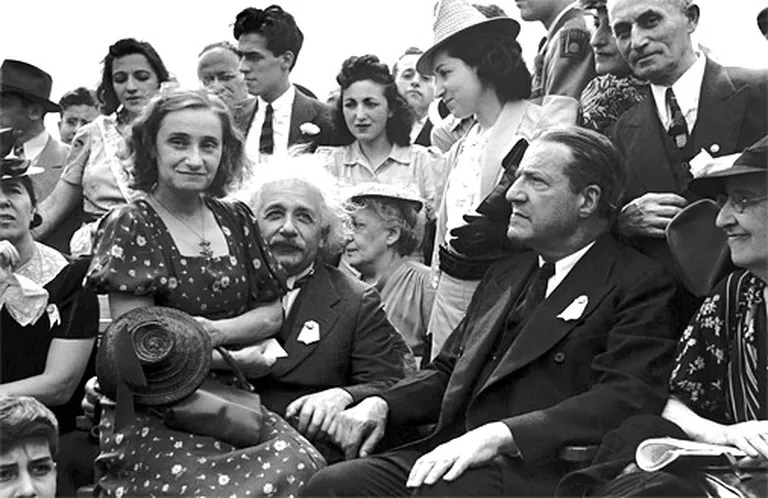 Alberts Einšteins ar tobrīd 41 gadu veco pameitu Margo 