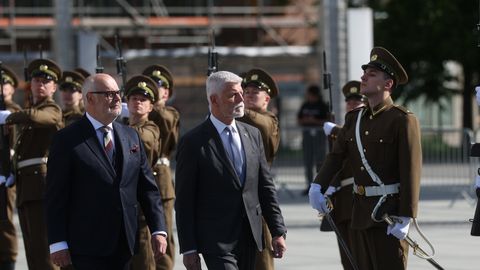 GALERII ⟩ Tšehhi presidendipaar saabus Eestisse visiidile