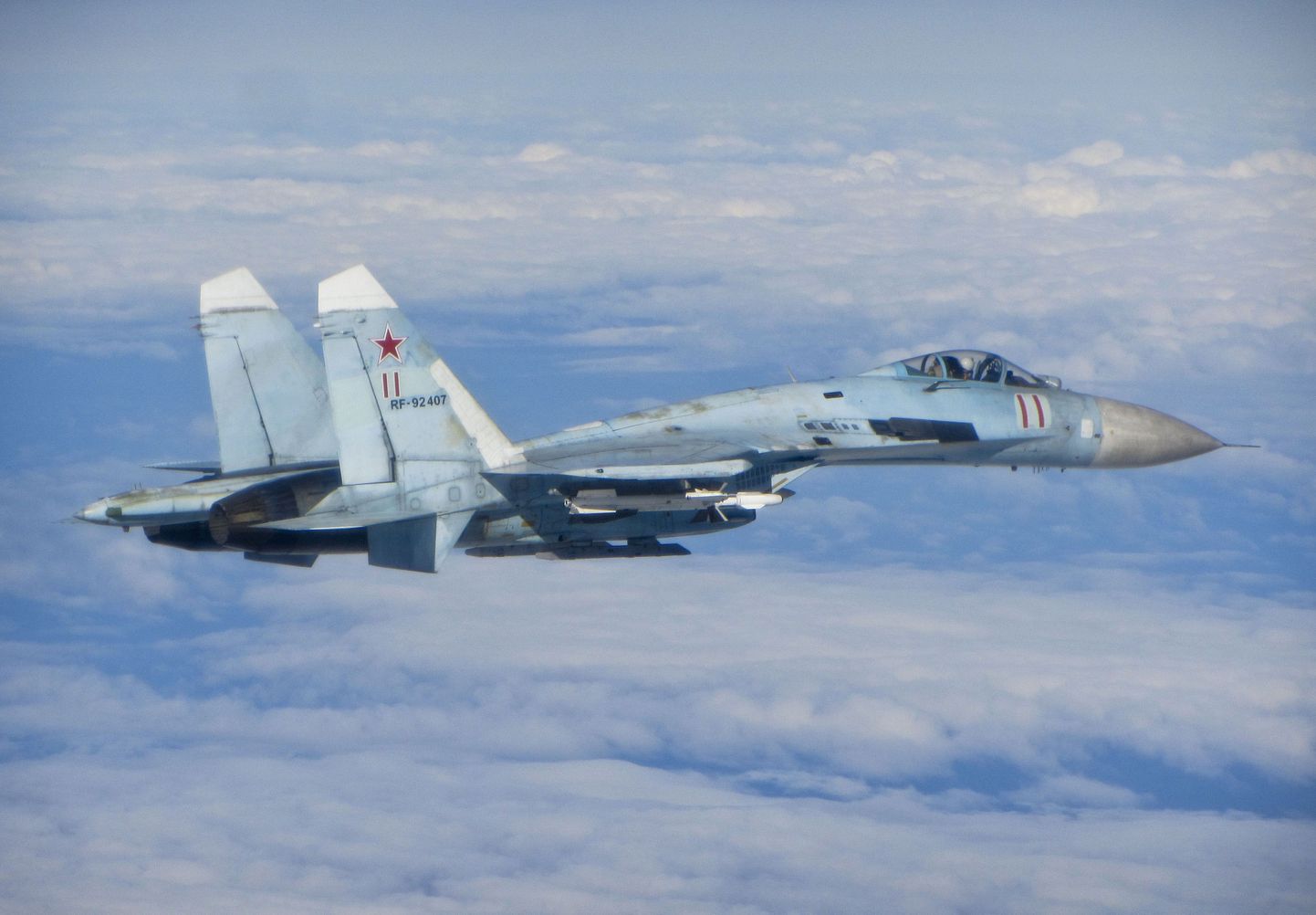 Venemaa õhujõudude Su-27 lendab Läänemere kohal.