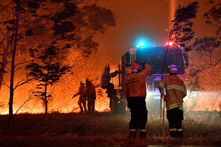 Tuletõrjujad Nowra linna lähistel Uus-Lõuna-Walesi osariigis.