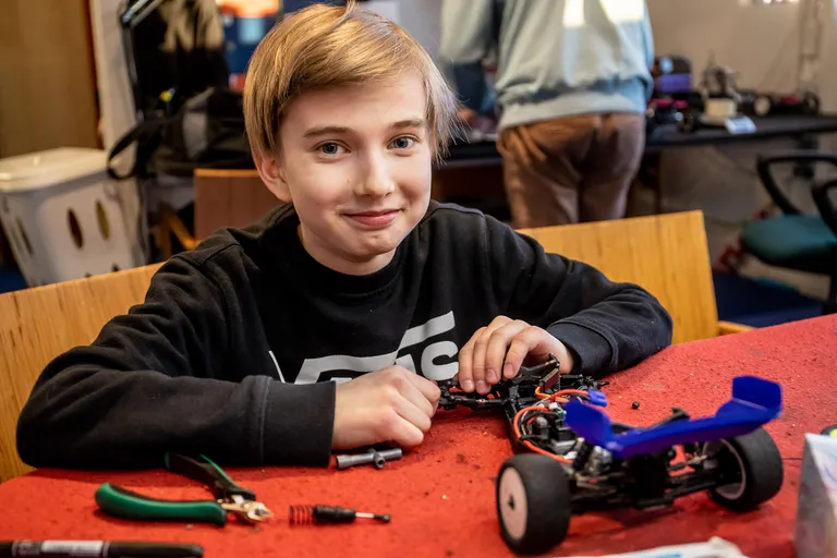 Sander teab oma kogemusest, et auto kokkupanek võtab mitu päeva aega.