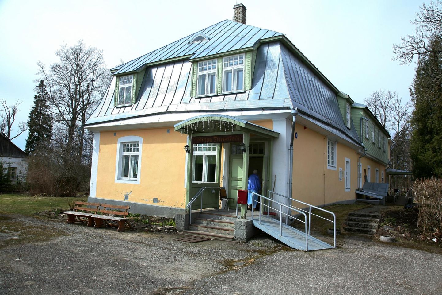 MTÜ Halinga Turvakodu kolmes majas on 135 klienti.