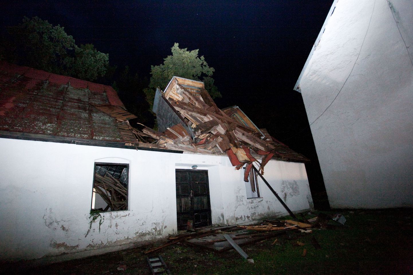 Väike-Maarja kiriku kabel sai ülemöödunud aastal augustitormis kahjustada.