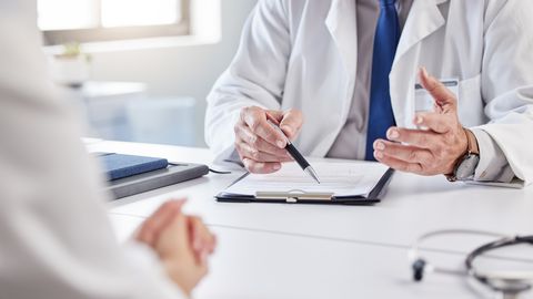 Zbranih 10.000 podpisov proti obveznim posvetovanjem pred splavom v Latviji