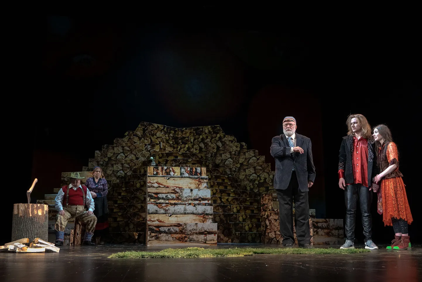 Andrus Kivirähki «Eesti matus» Tallinna Vene Teatris.