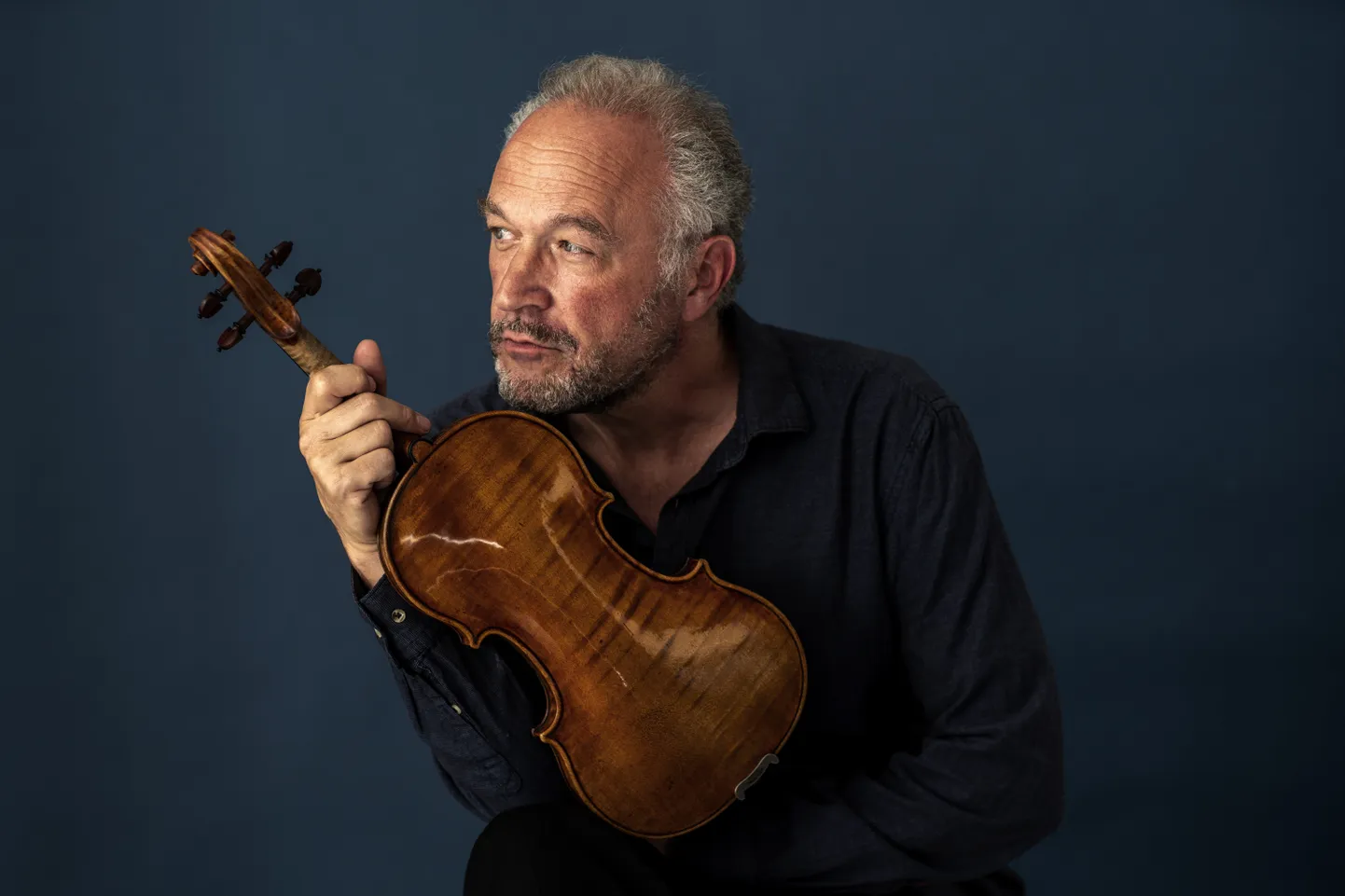 Коля Блахер играет на драгоценной скрипке Гварнери дель Джезу, которой почти 300 лет.