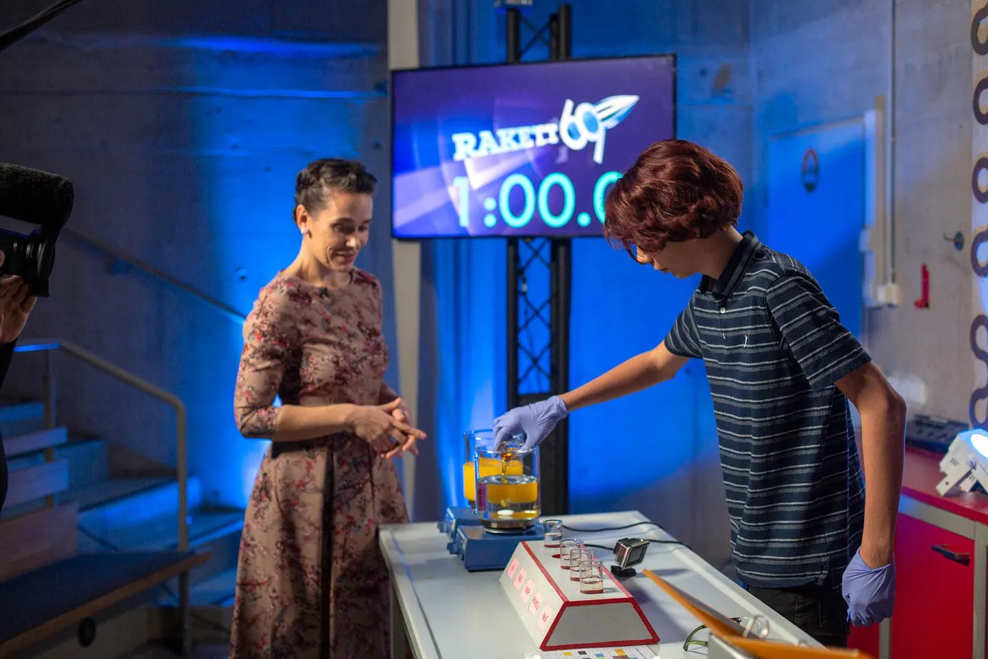 «Rakett 69» üheksanda hooaja avasaade. Kohtunik Riin Tamm jälgib Lars Tristan Lepiku keemiakatset.