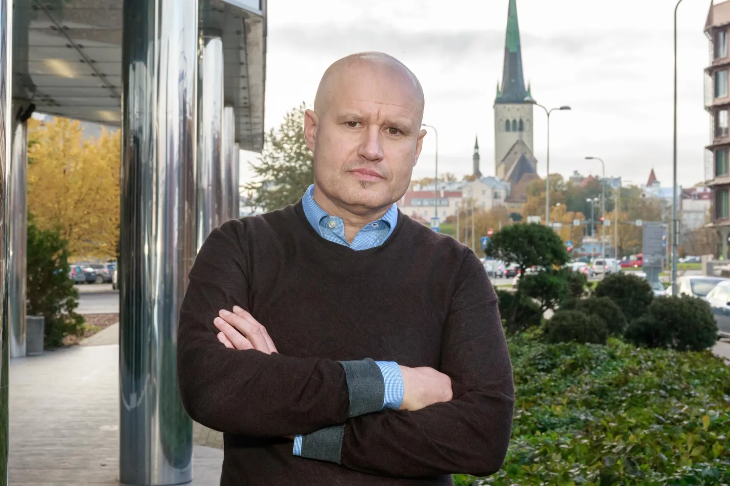 Peterburi ettevõtja Vladislav Bobrov Tallinnas Bentley esinduse ees, mis asub talle kuuluvas Laeva 2 ärimajas.