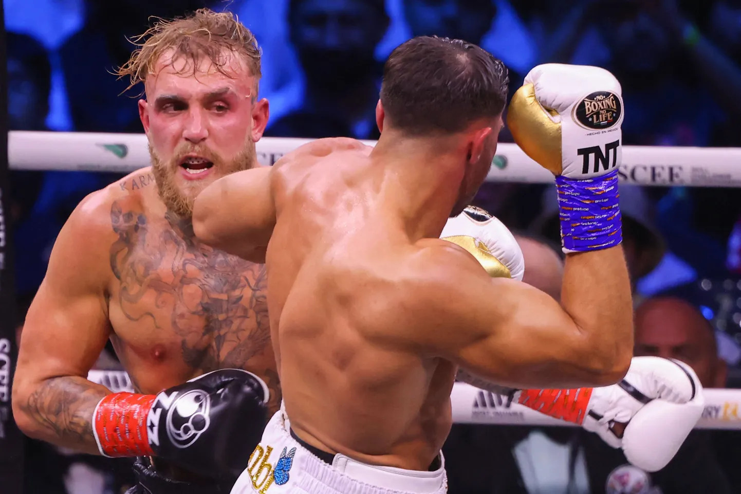 Jake Paul (vasakul) 27. veebruari matšis Tommy Furyga