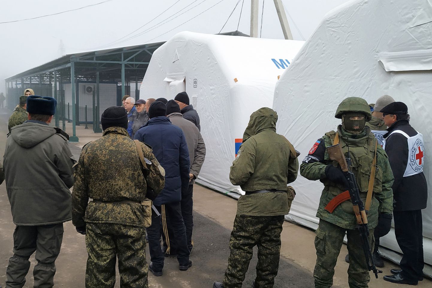 В воскресенье Киев и Донбасс проводят обмен пленными по формуле "87 на 55".