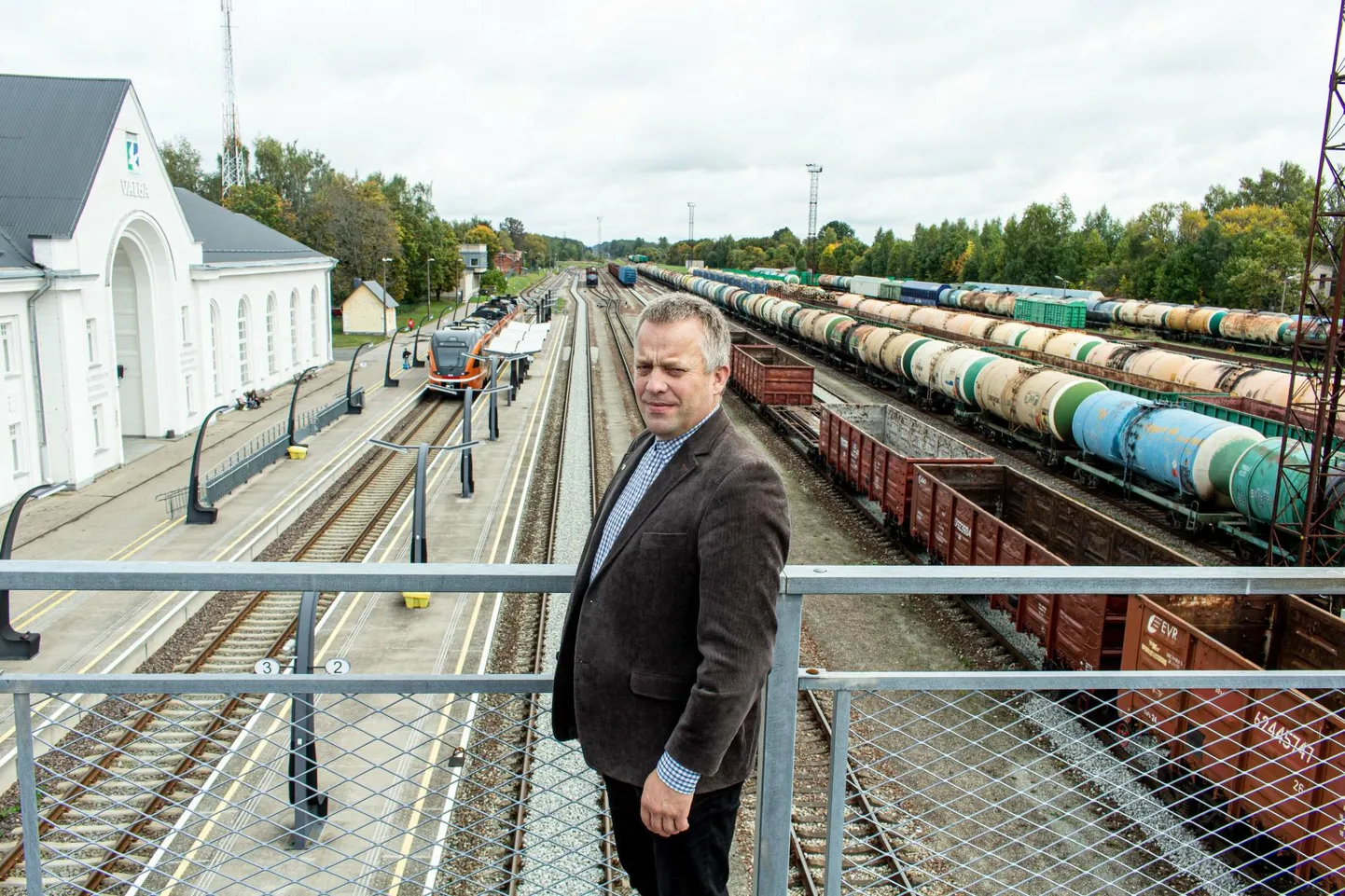 Praegu liigub Valga ja Koidula piiripunkti vahelisel raudteel vaid veidi kaubaronge. Valga asevallavanem Kaupo Kutsar loodab, et liinil hakkavad sõitma ka reisijad.