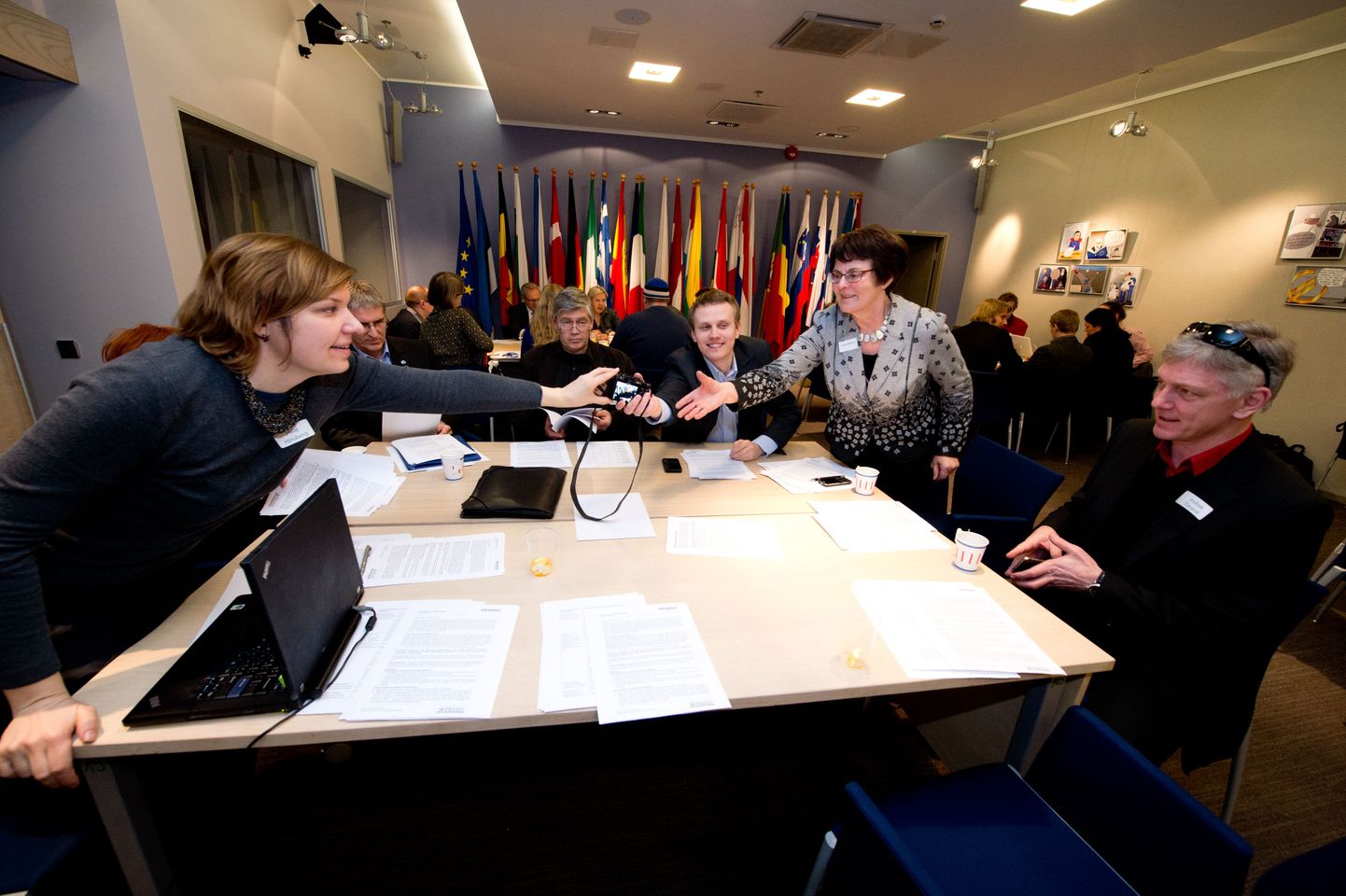 Rahvakogu teemaseminar «Erakondade rahastamise aususe ja kontrollitavuse tagamine ning rahavõimu mõju kahandamine poliitilistes otsustusprotsessides» Tallinnas Euroopa Liidu majas.