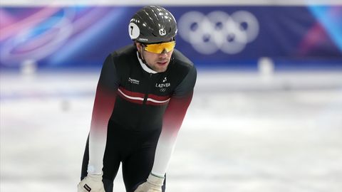 Krūzbergs iekļūst finālā! Latvijas olimpietis cīnīsies par medaļu šorttrekā