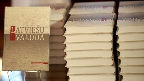 VIDEO ⟩ "Kāpēc man ir jābrauc prom?" Valodas pārbaudi nokārto mazāk nekā puse Krievijas pilsoņu