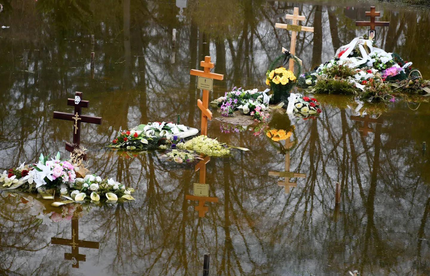 Applūduši Grīvas kapi Daugavpilī.