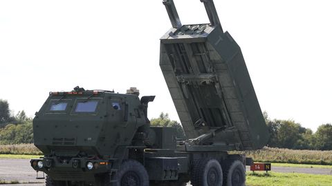 Галерея ⟩ В Латвию прибыли ракетно-артиллерийские комплексы HIMARS
