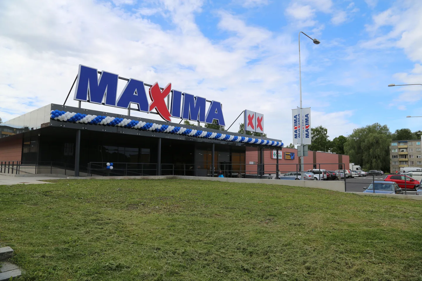 Maxima.