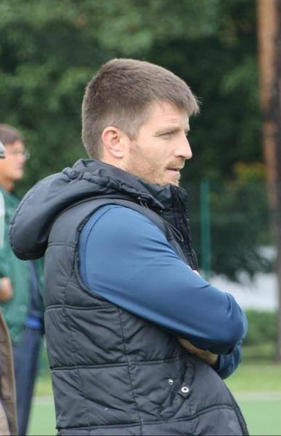 Mõtlik FC Kuressaare uus peatreener.