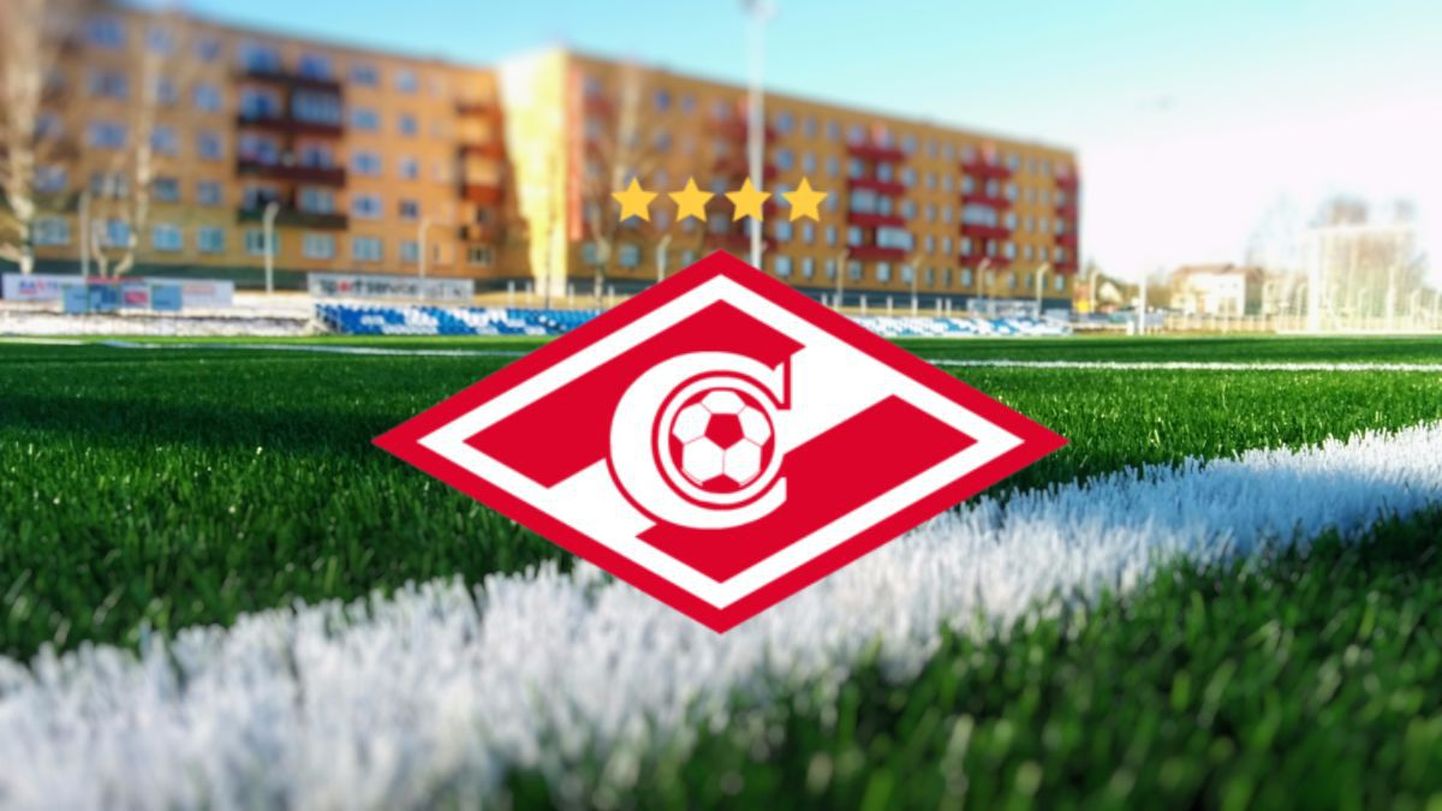 Moskva Spartaki logo Sepa jalgpallikeskuse taustal.