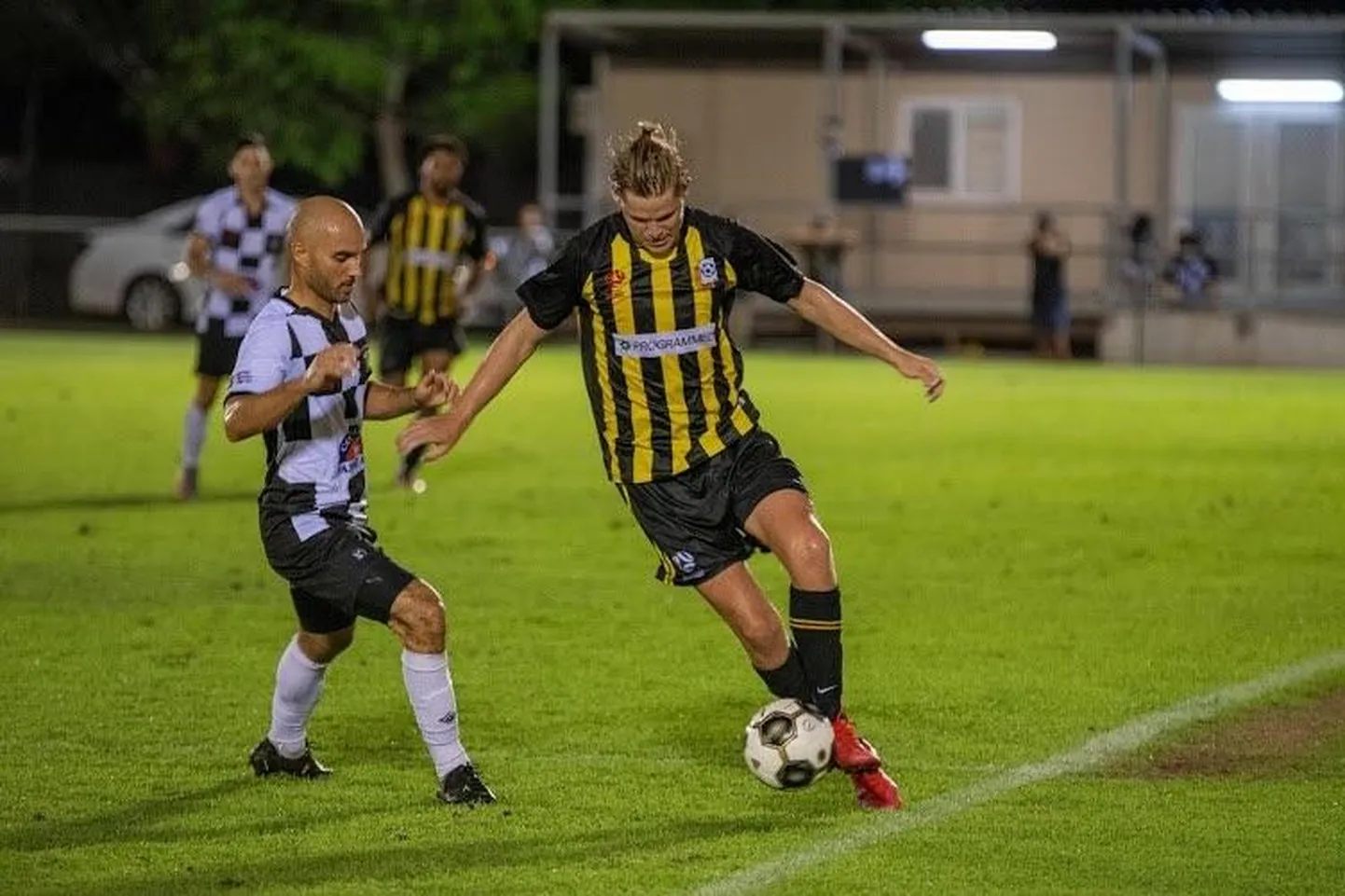 Eesti noortekoondisse kuulunud Mario Kuokkanen (palliga) leidis Austraalias võimaluse lemmikalaga edasi tegeleda ning krooniti sealse regionaalliiga võitjaks.