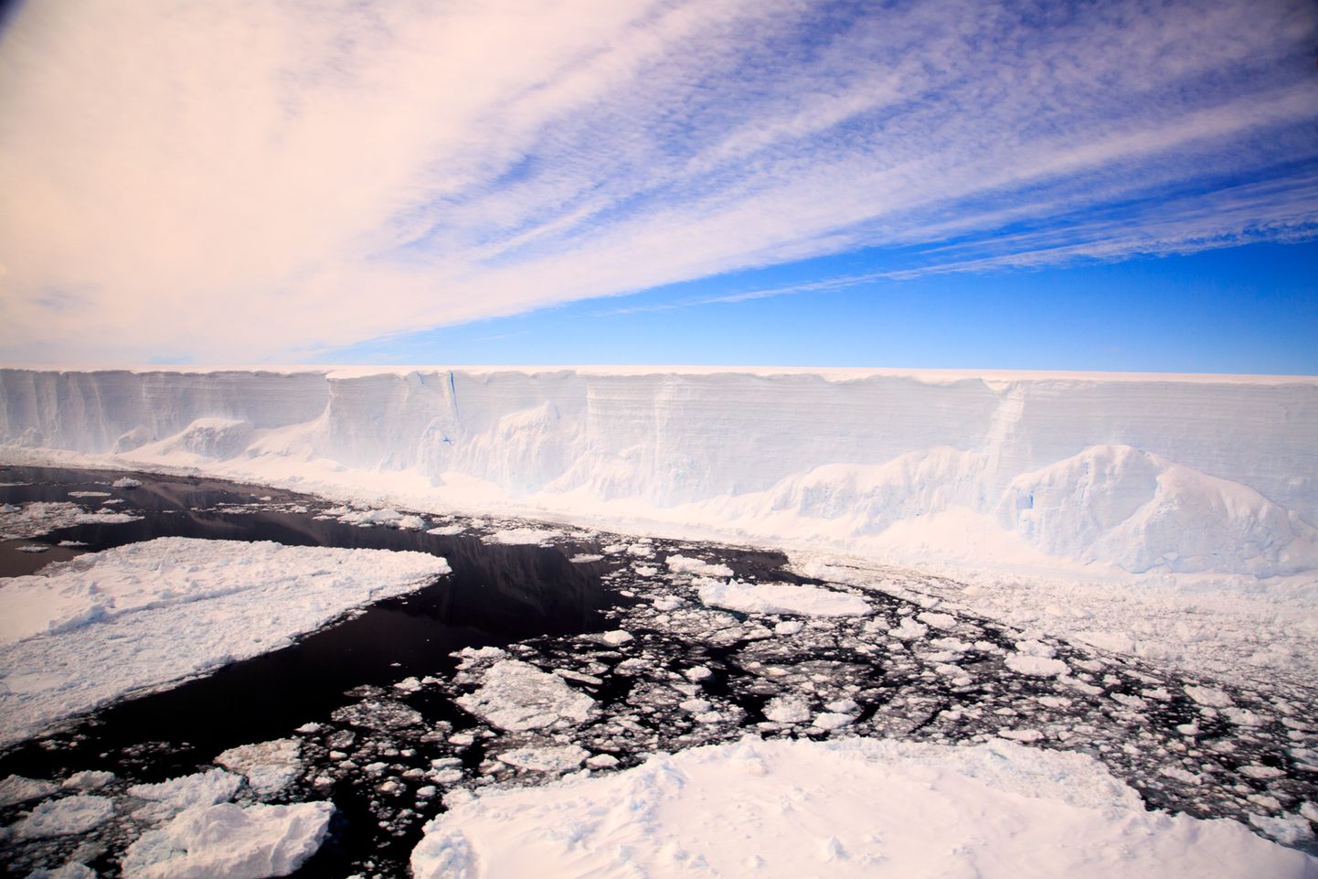 Veebruaris Larsen C šelfiliustiku küljest murdunud jäämägi