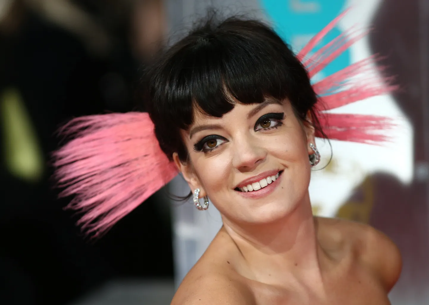 Lily Allen 2014. aastal BAFTA filmiauhindadel.