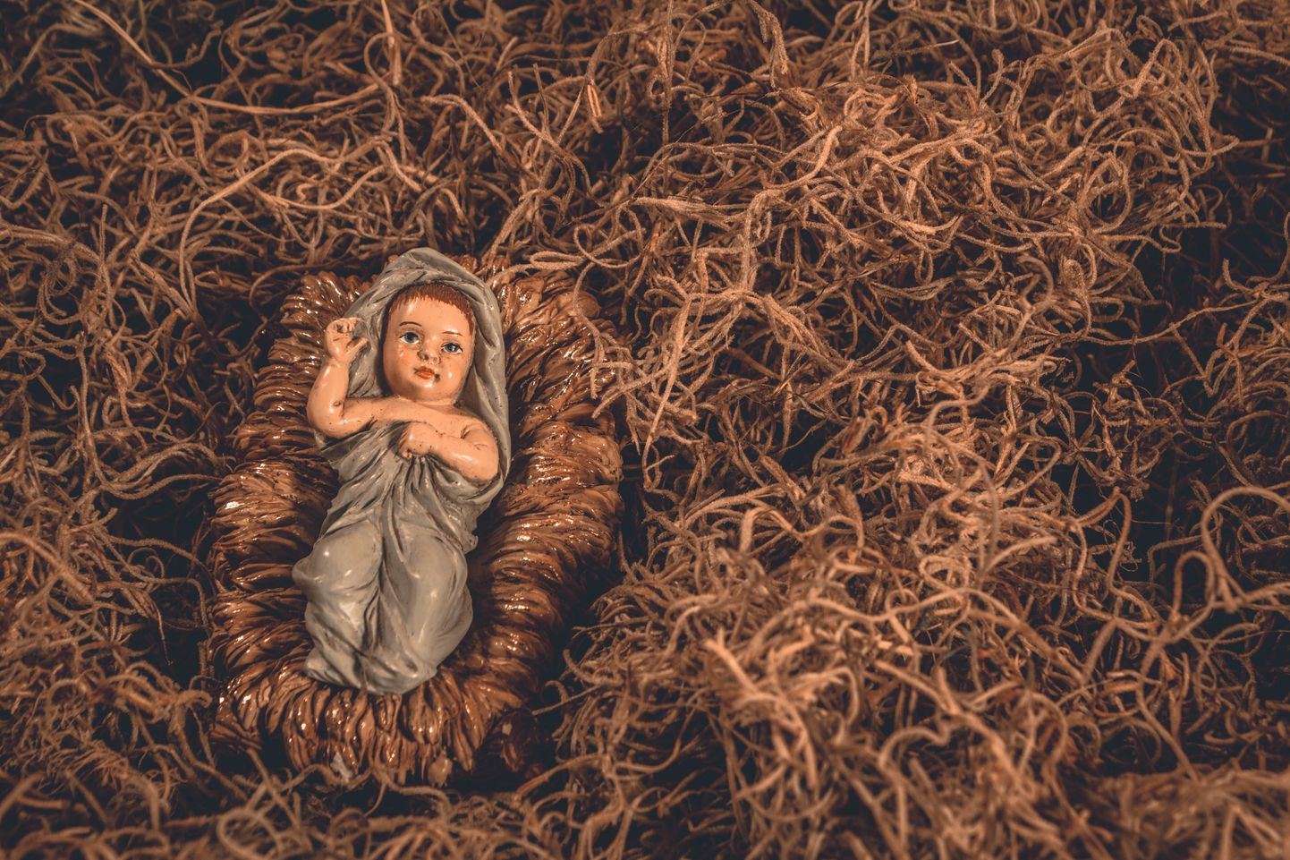 Фигурка младенца Иисуса. Иллюстративное фото